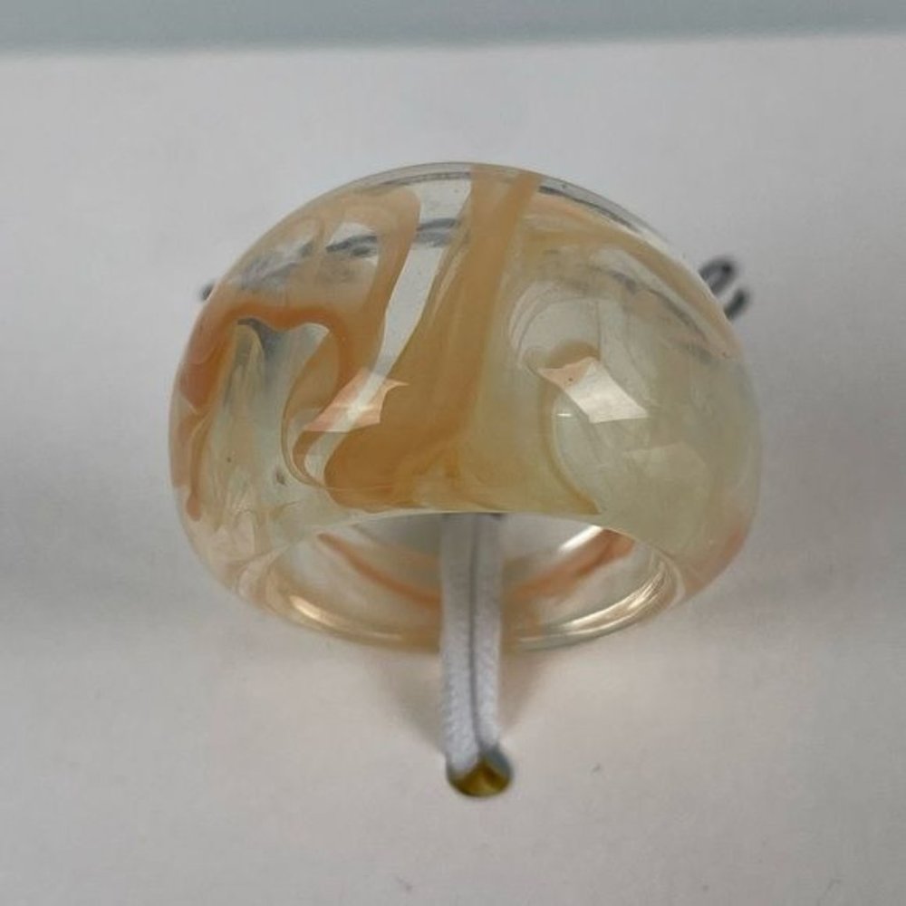 Madewell Acrylic Sz 7 Ring, Peach/Orange Swirl Design - Picture 4 of 10
